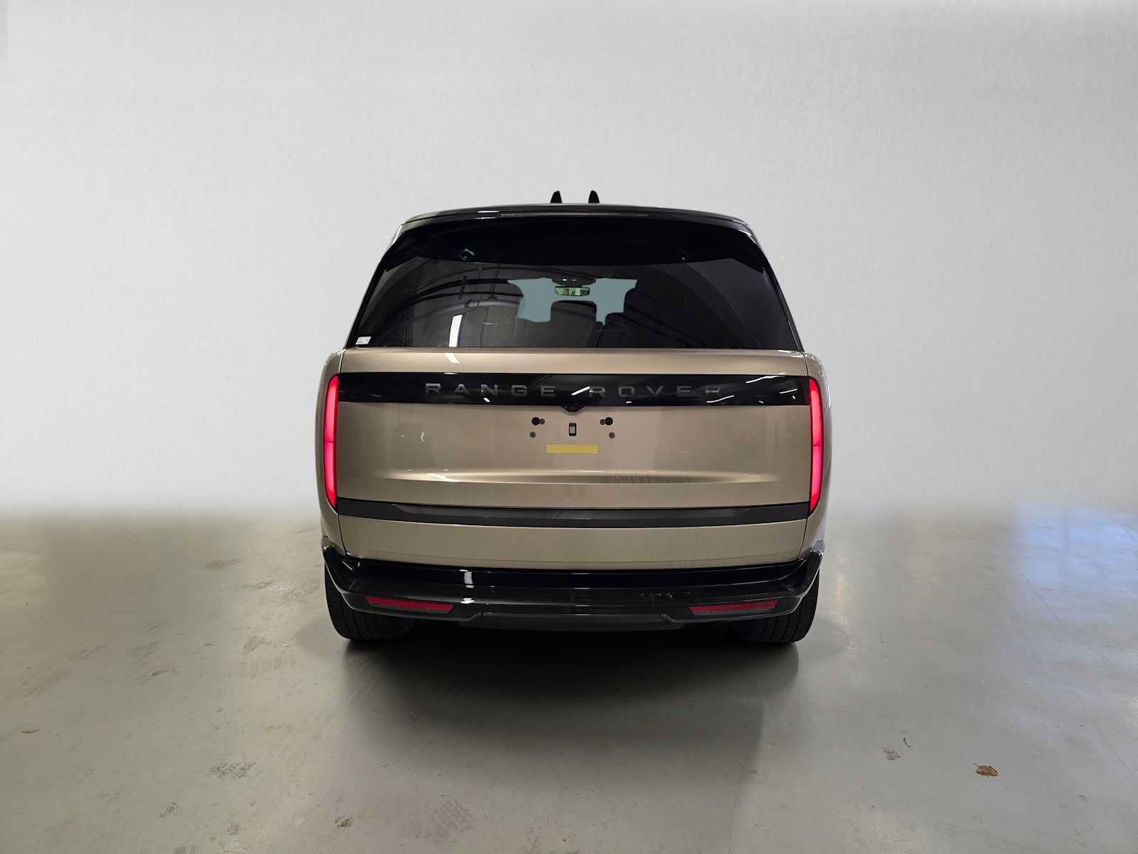 New 2026 Land Rover Range Rover Long Wheelbase SE AWD/4WD image 4