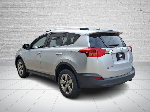 Used 2015 Toyota RAV4 XLE AWD/4WD image 4