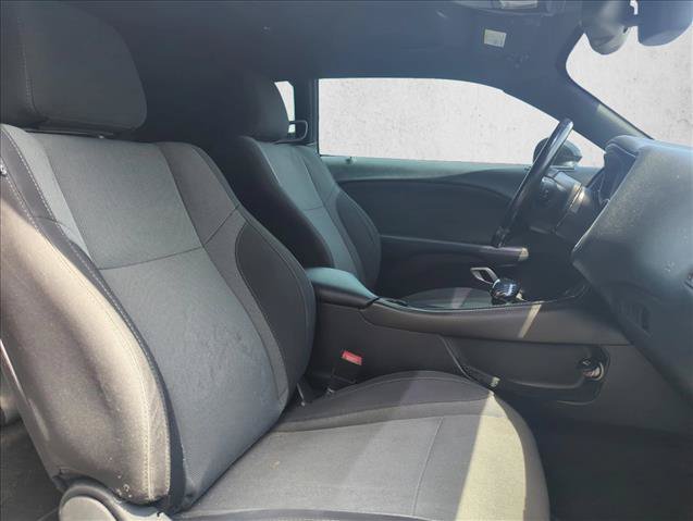 Used 2016 Dodge Challenger SXT RWD image 26
