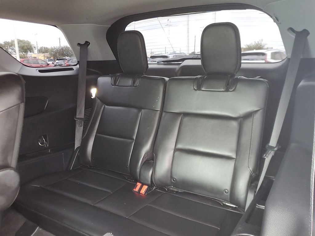Used 2022 Ford Explorer XLT w/ Equipment Group 202A RWD image 9
