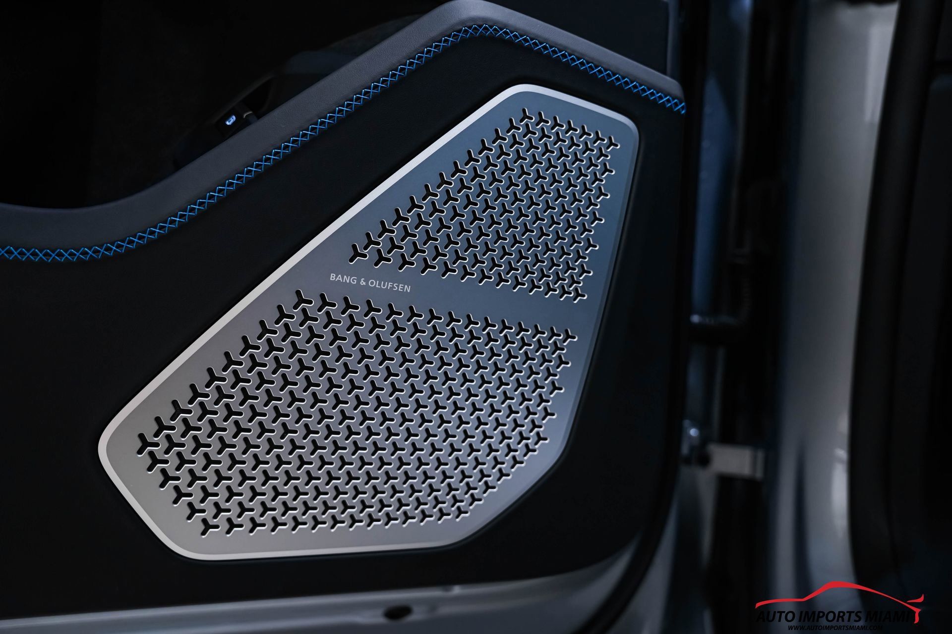 Used 2025 Lamborghini Urus SE image 47