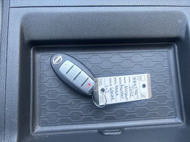 Used 2022 Nissan Frontier SV image 32