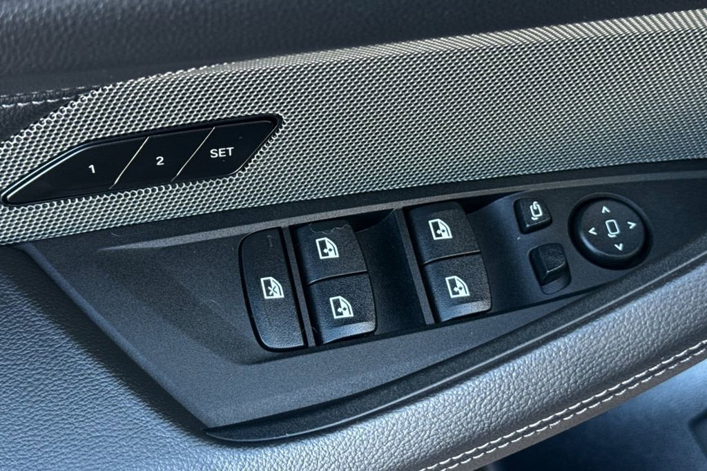 Used 2023 BMW i4 eDrive35 image 11