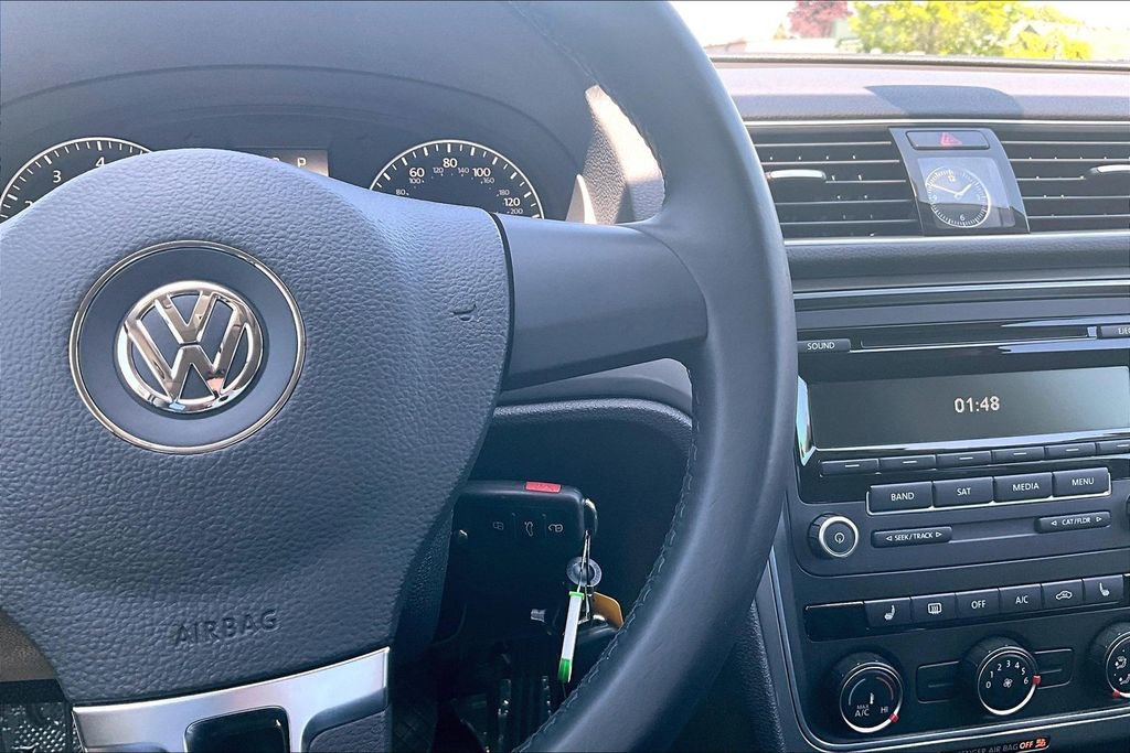 Used 2014 Volkswagen Passat 1.8T Wolfsburg Edition FWD image 25