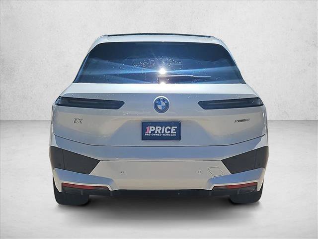 Used 2024 BMW iX xDrive50 w/ Premium Package AWD/4WD image 6