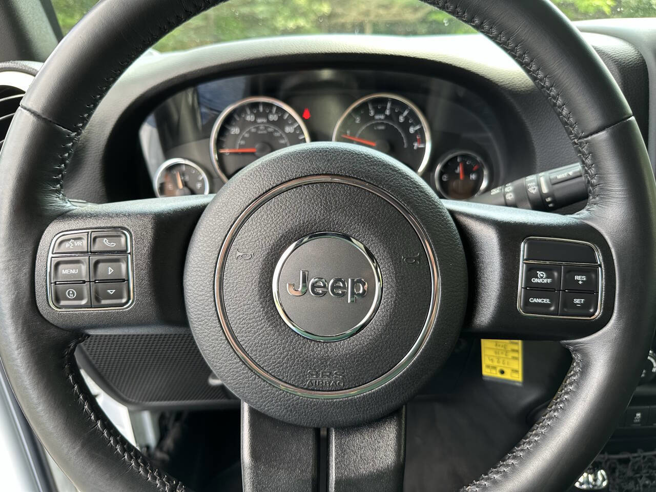 Used 2016 Jeep Wrangler Sahara w/ Connectivity Group image 38