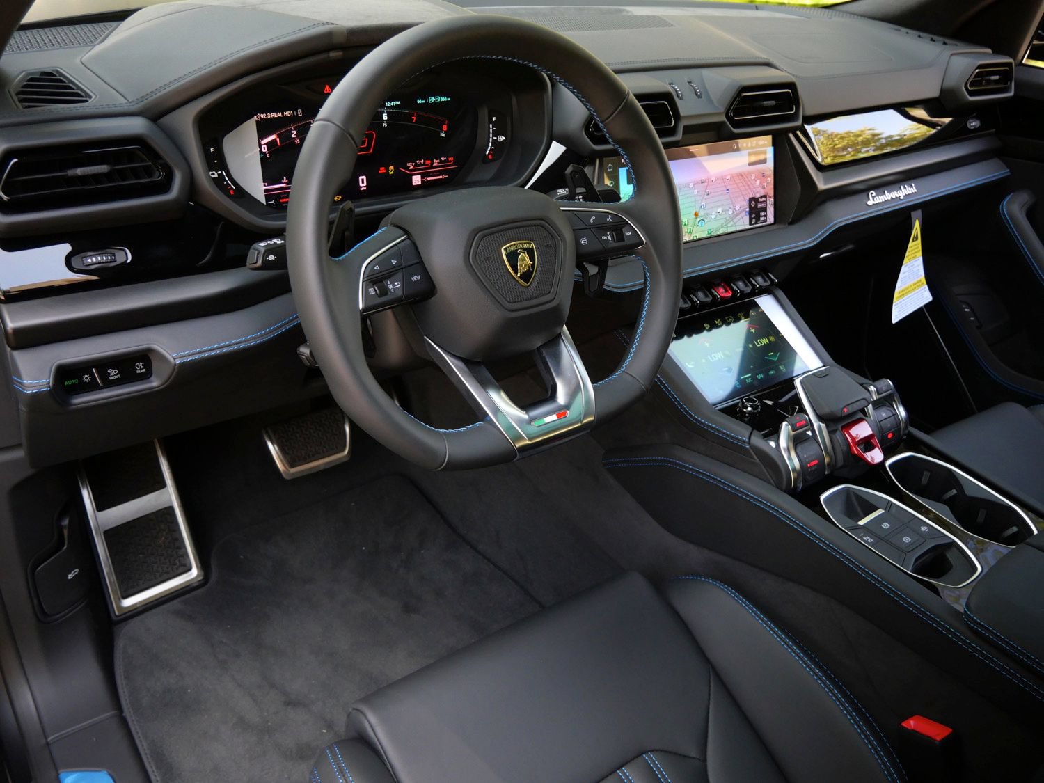 Used 2025 Lamborghini Urus S AWD/4WD image 14
