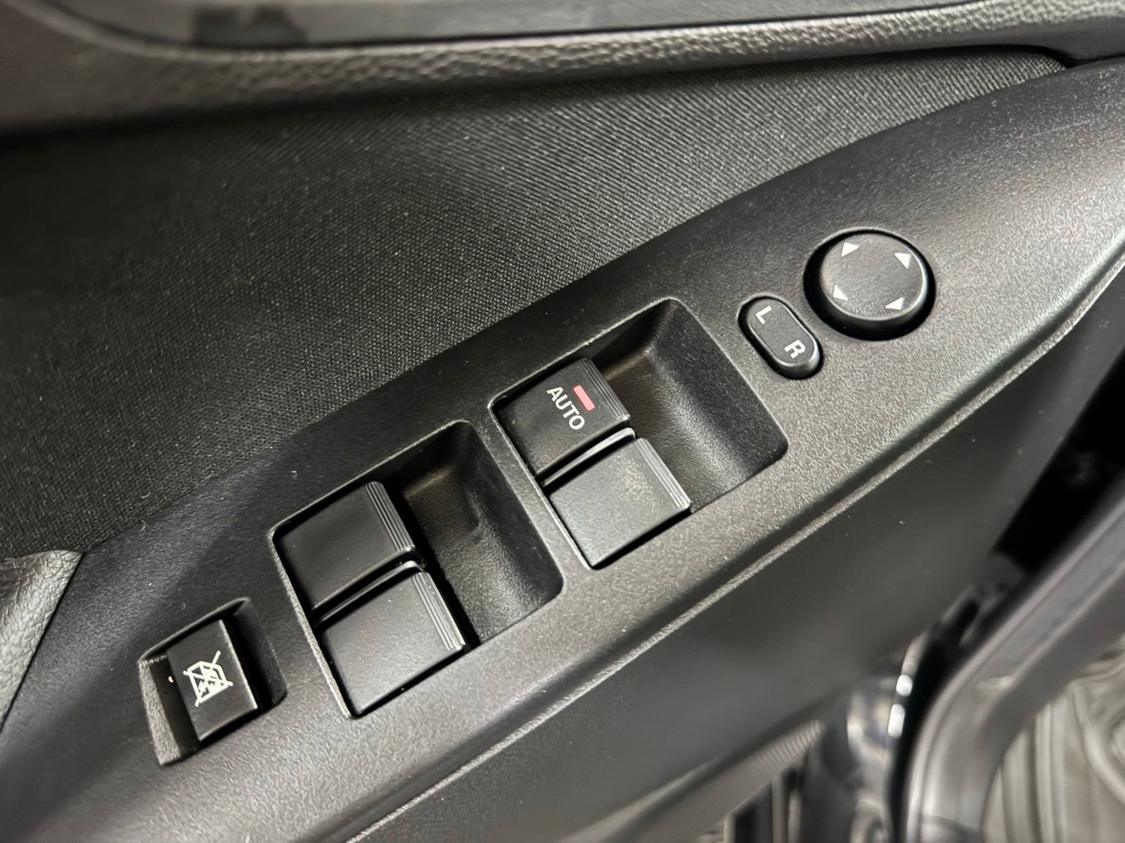 Used 2010 MAZDA MAZDA3 i Touring image 17