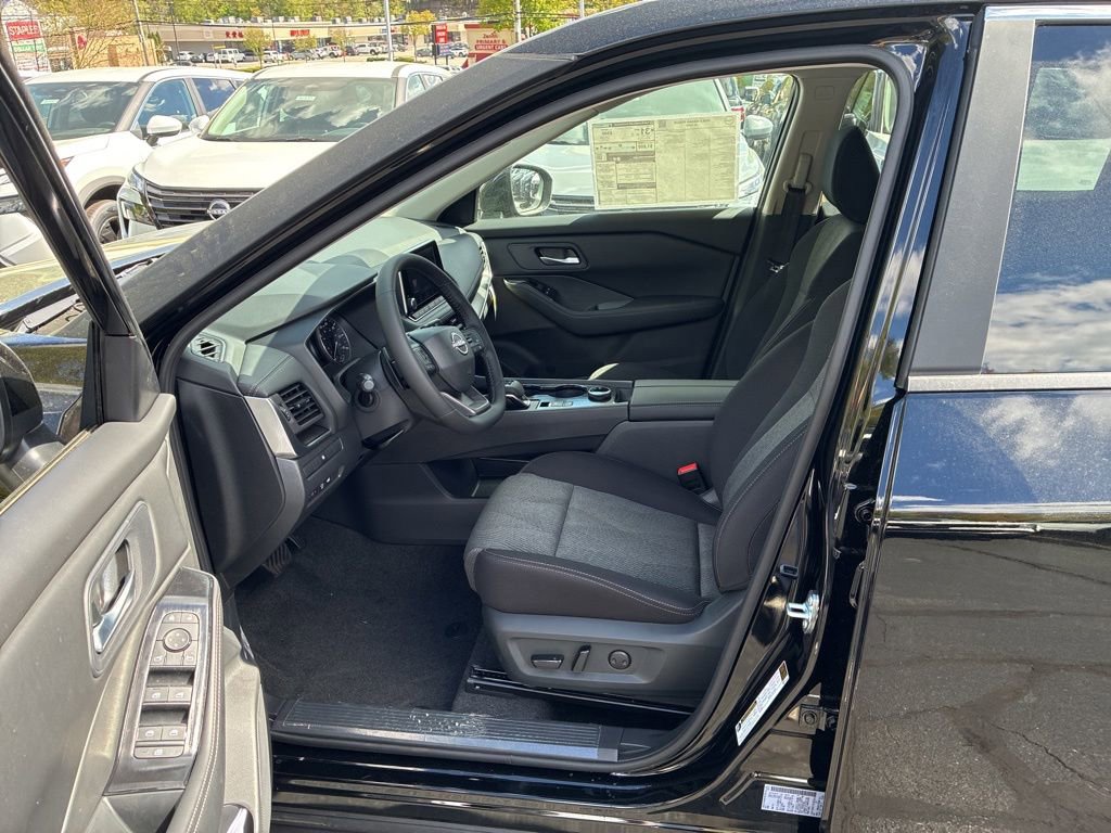 New 2026 Nissan Rogue SV w/ Cold Weather Package AWD/4WD image 11