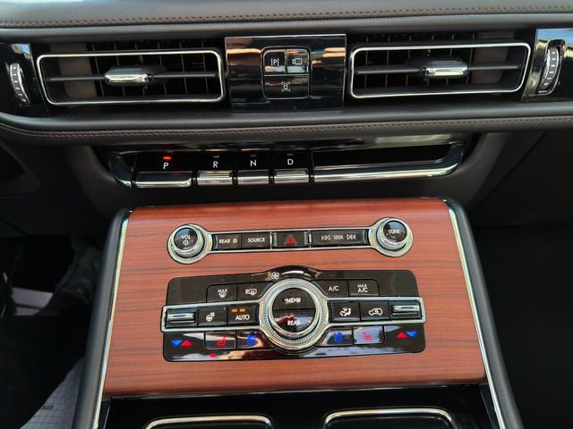 Used 2024 Lincoln Aviator Reserve w/ Equipment Group 201A image 40