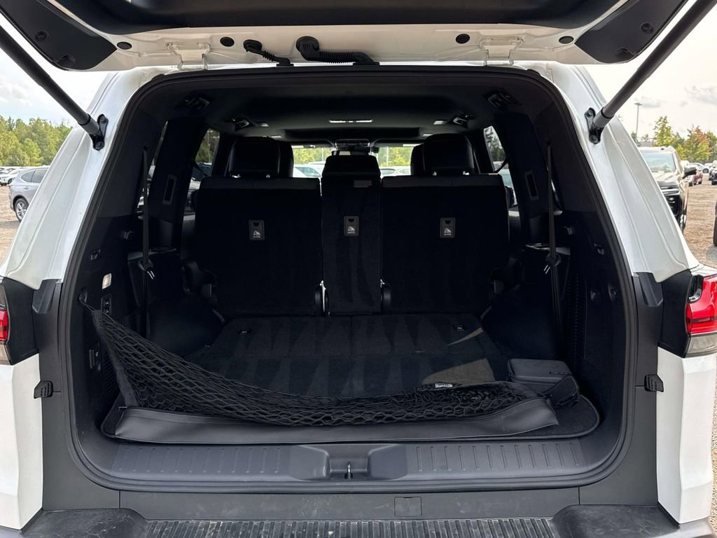 Used 2024 Lexus LX 600 4WD w/ Premium Package image 27