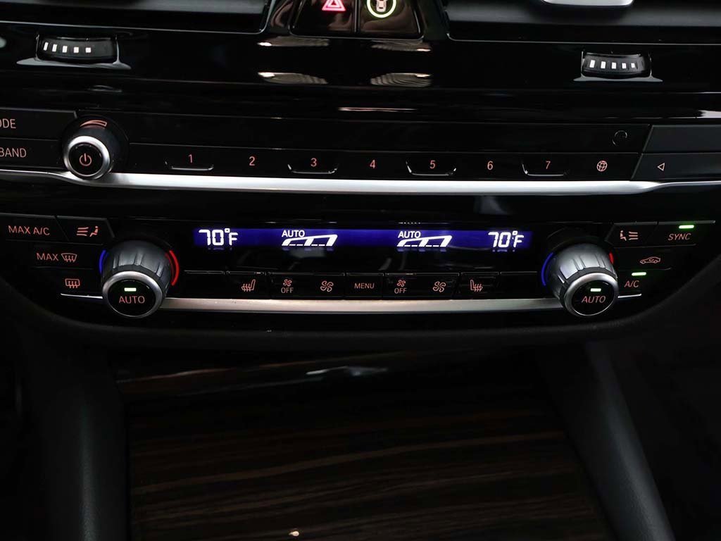 Used 2023 BMW 530i xDrive w/ Convenience Package image 54