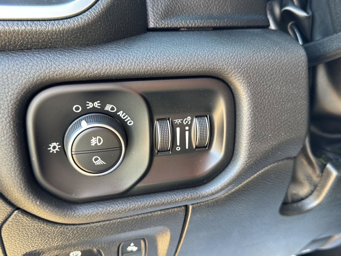 Used 2025 RAM 1500 Big Horn AWD/4WD image 14