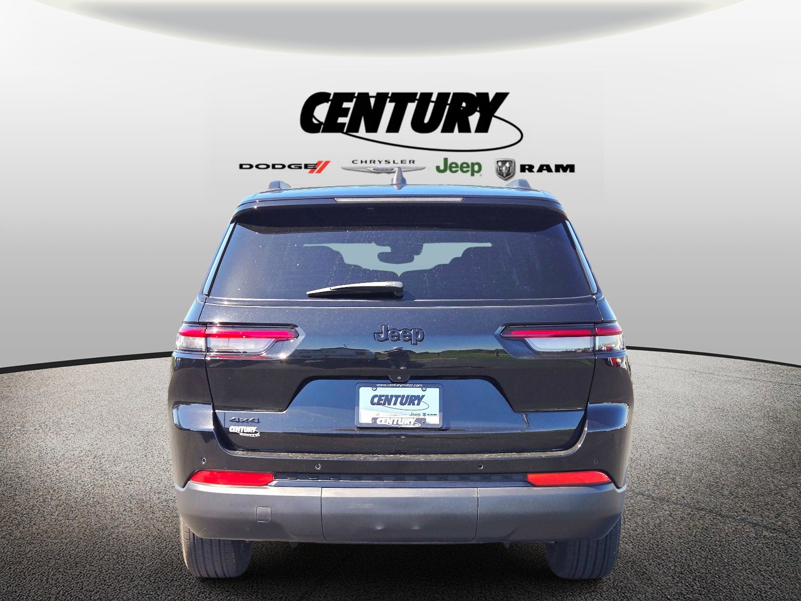 Used 2024 Jeep Grand Cherokee L Altitude AWD/4WD image 5