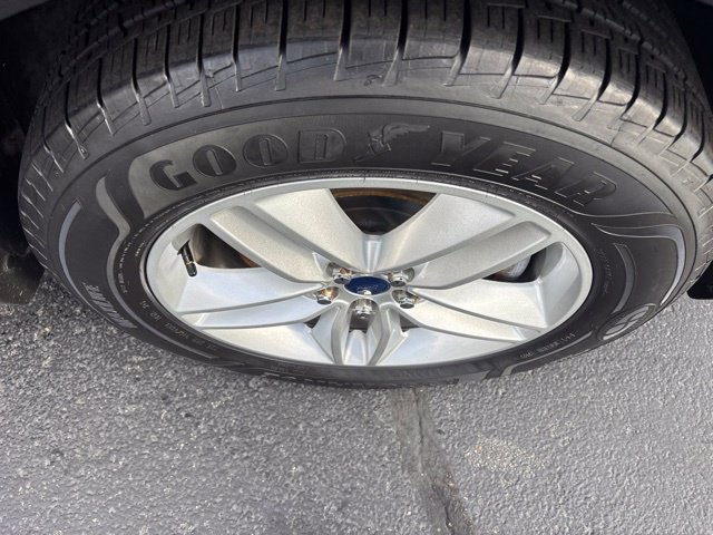 Used 2016 Ford Edge SEL AWD/4WD image 26