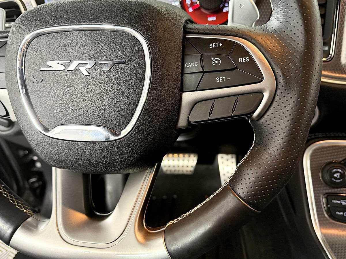 Used 2015 Dodge Challenger SRT Hellcat image 27