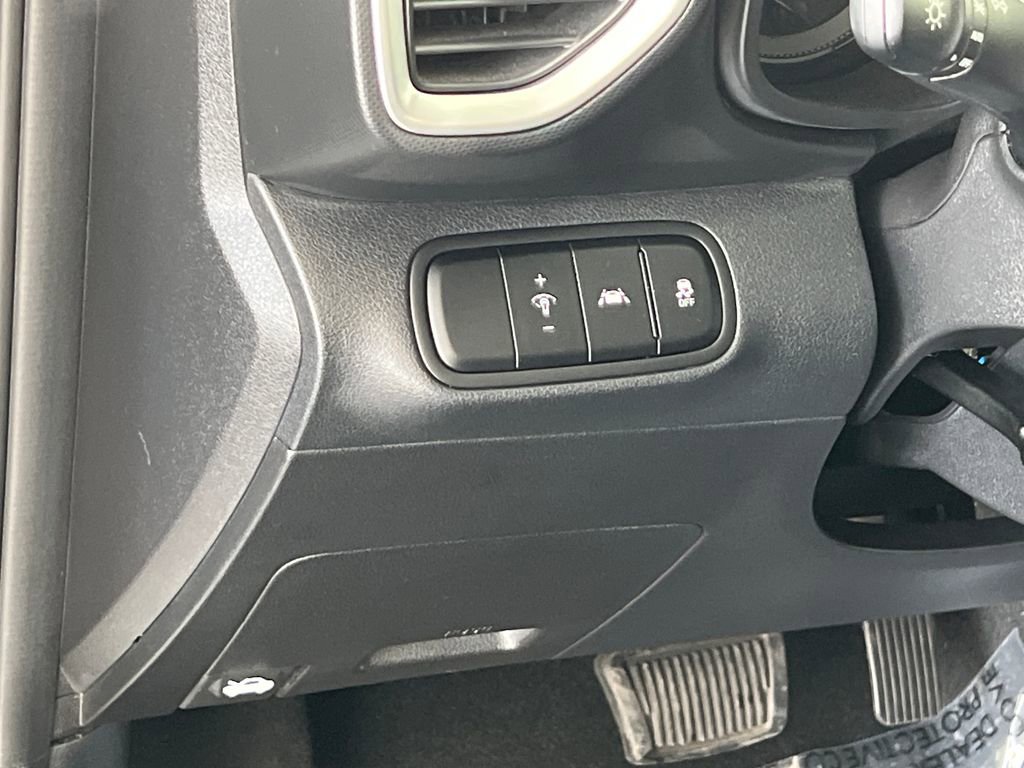 Used 2021 Hyundai Venue SE image 34