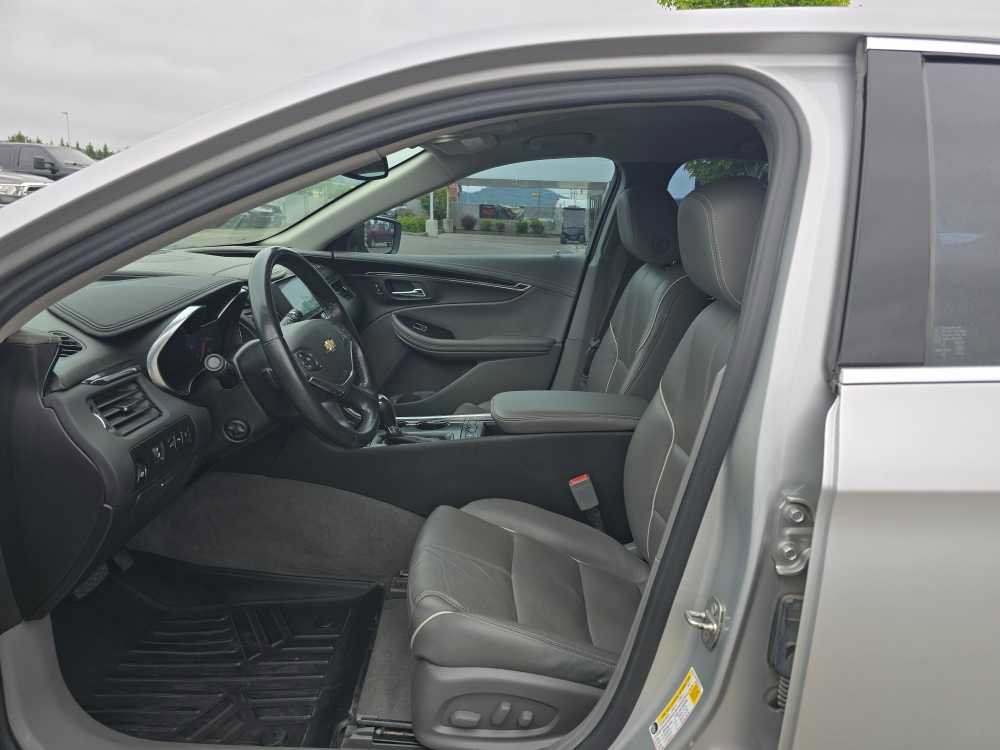 Used 2017 Chevrolet Impala Premier w/ Enhanced Convenience Package FWD image 9