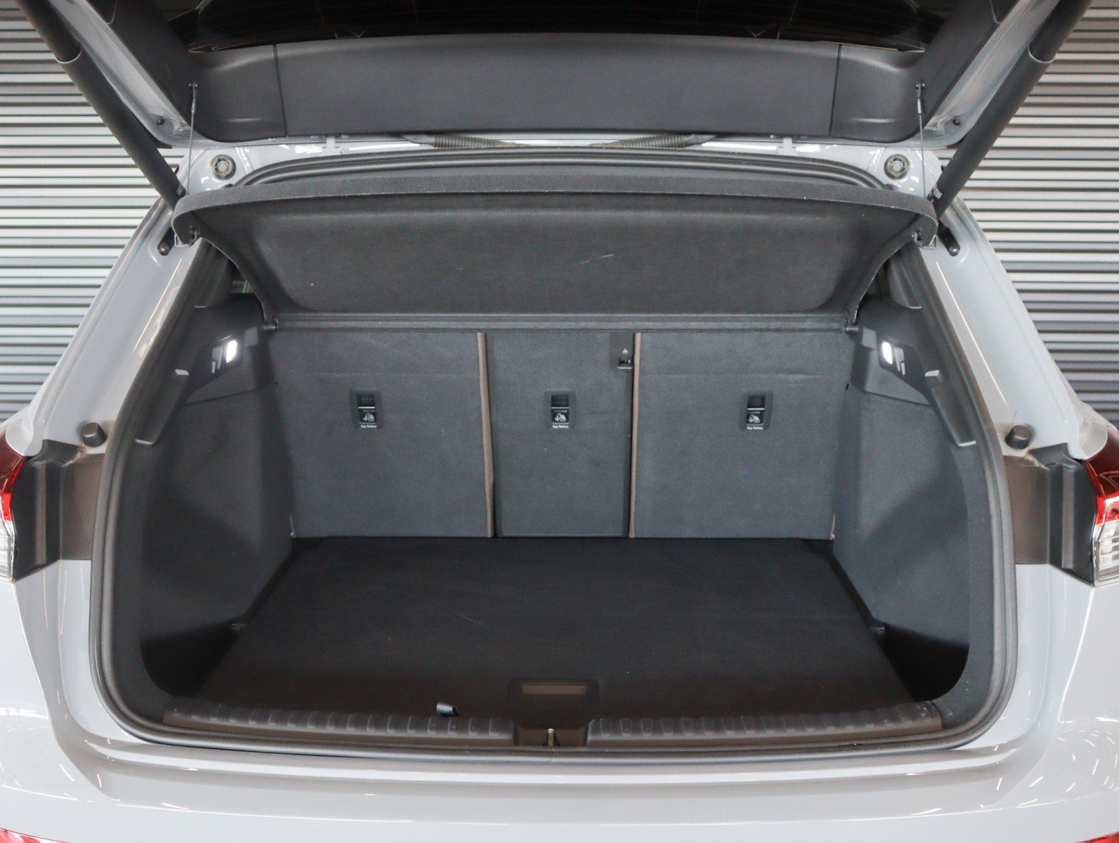 Used 2023 Audi Q4 e-tron Premium Plus w/ Premium Plus AWD/4WD image 9