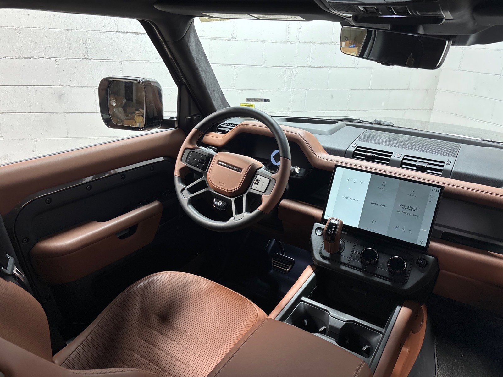 Used 2026 Land Rover Defender 110 X-Dynamic SE AWD/4WD image 35