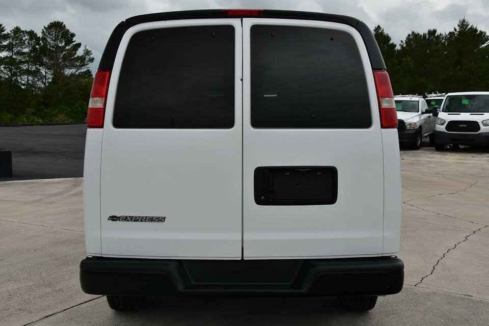 Used 2019 Chevrolet Express 3500 LS RWD image 6