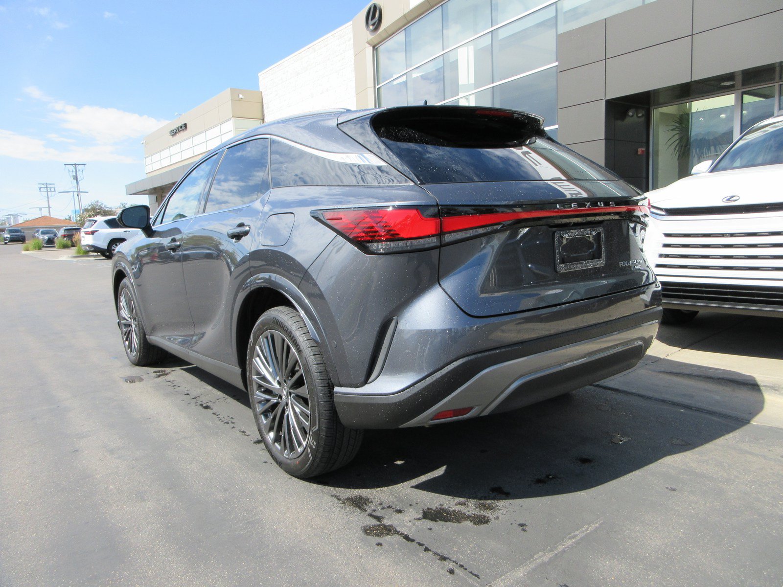Used 2025 Lexus RX 450h AWD w/ Luxury Package image 5