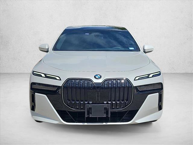 Used 2025 BMW 740i xDrive AWD/4WD image 2