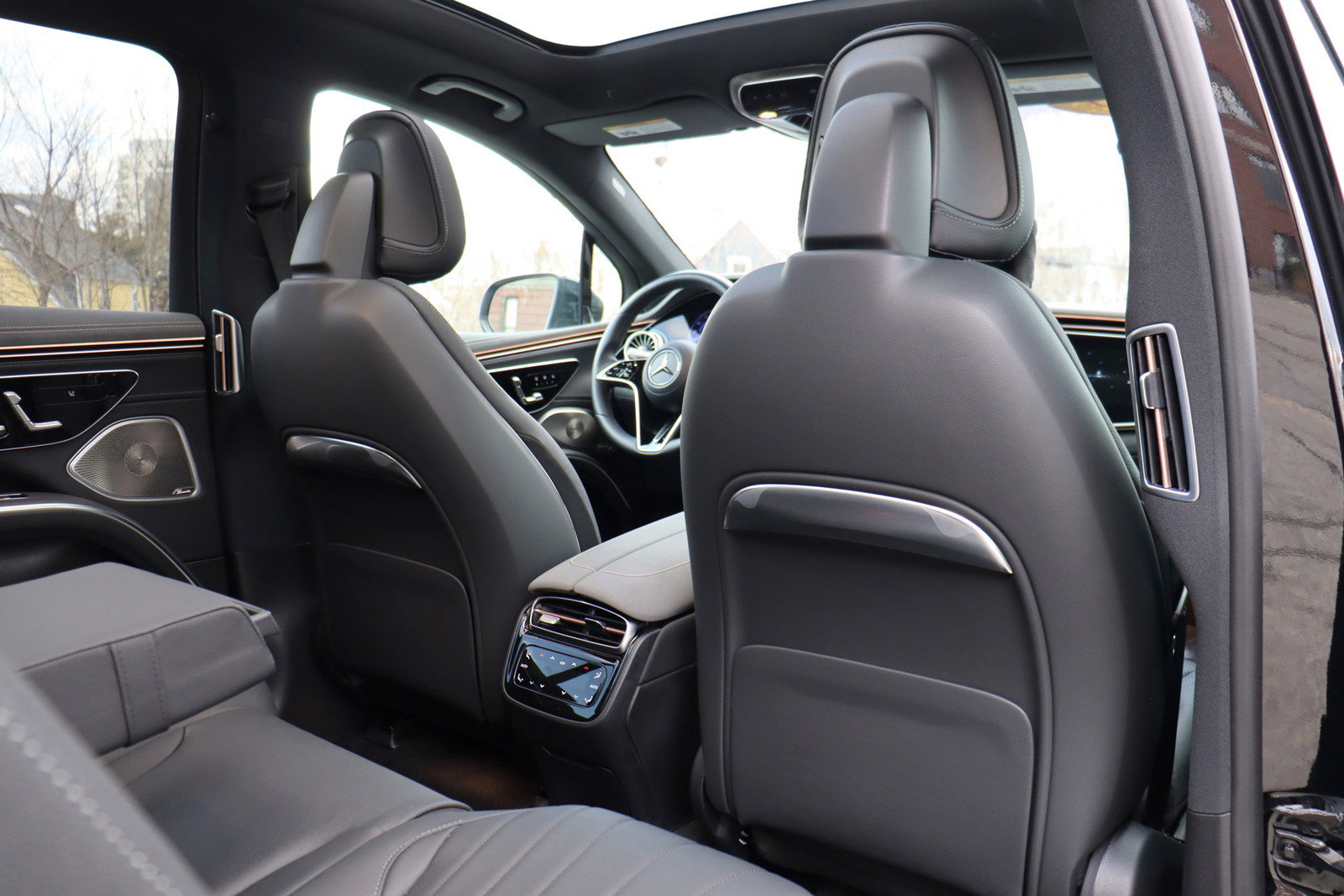 Used 2025 Mercedes-Benz EQS 450+ 4MATIC SUV w/ Winter Package image 21