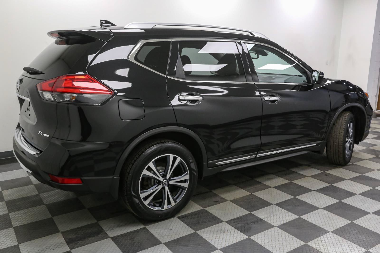 Used 2017 Nissan Rogue SL AWD/4WD image 8