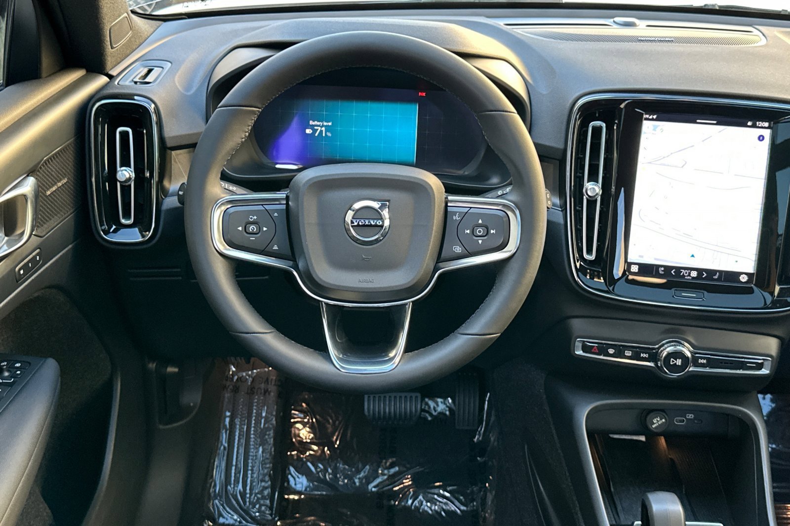 Used 2023 Volvo XC40 Recharge Ultimate image 15