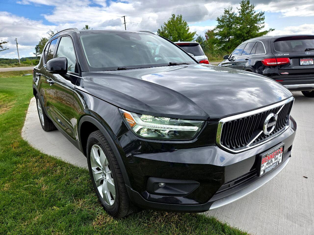 Used 2021 Volvo XC40 T4 Momentum image 6