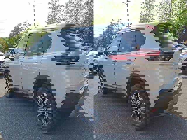 Certified 2021 Nissan Rogue SV image 4