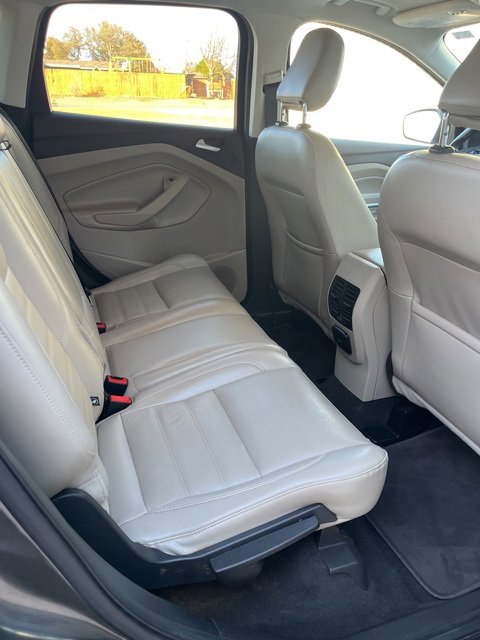 Used 2019 Ford Escape Titanium image 9