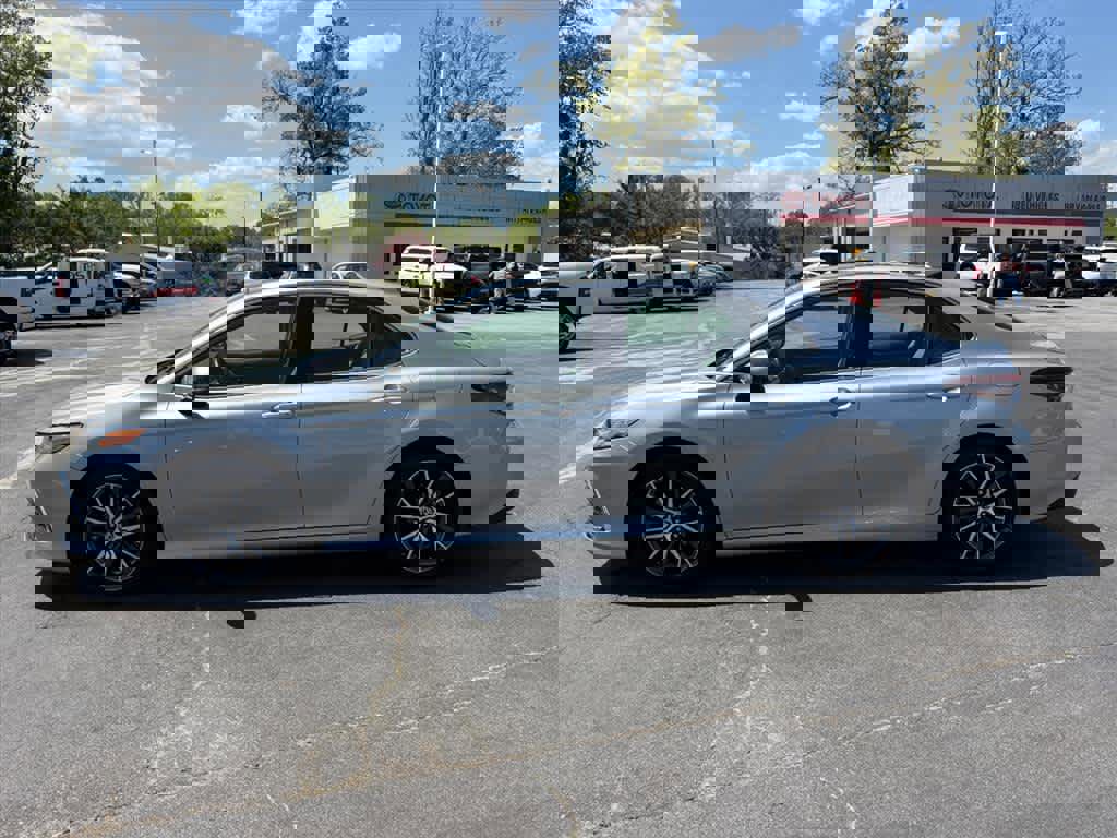 Used 2021 Toyota Camry XLE FWD image 27