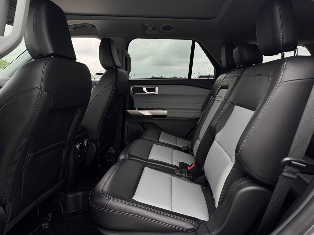 Used 2023 Ford Explorer XLT w/ Equipment Group 202A image 32