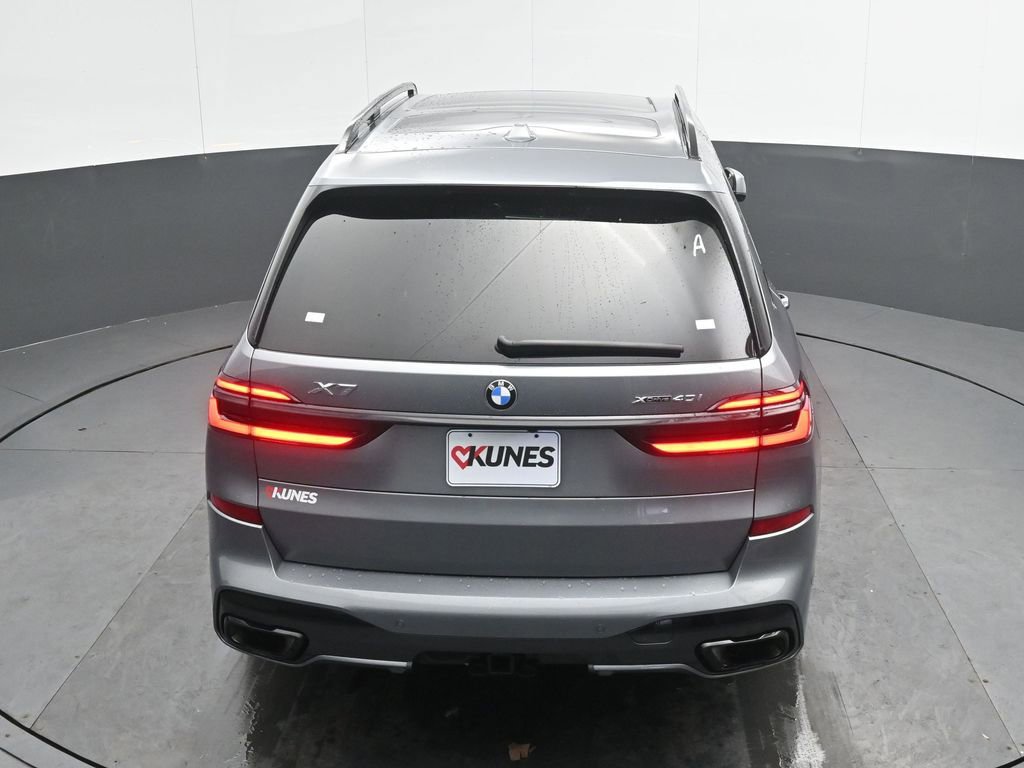 Used 2024 BMW X7 xDrive40i w/ M Sport Package AWD/4WD image 31