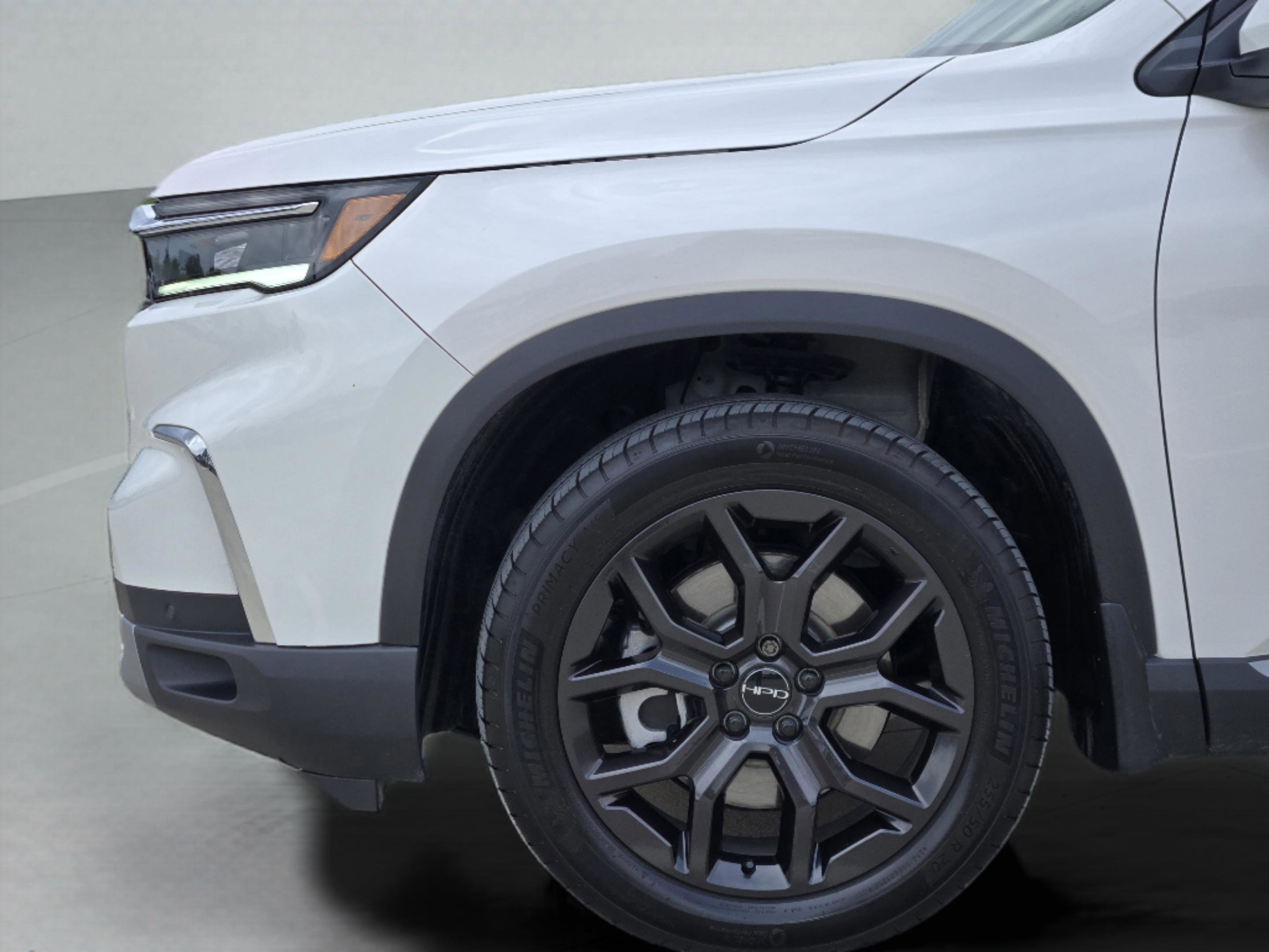 Certified 2025 Honda Pilot Touring image 30