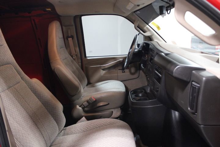 Used 2024 GMC Savana 3500 Extended image 19