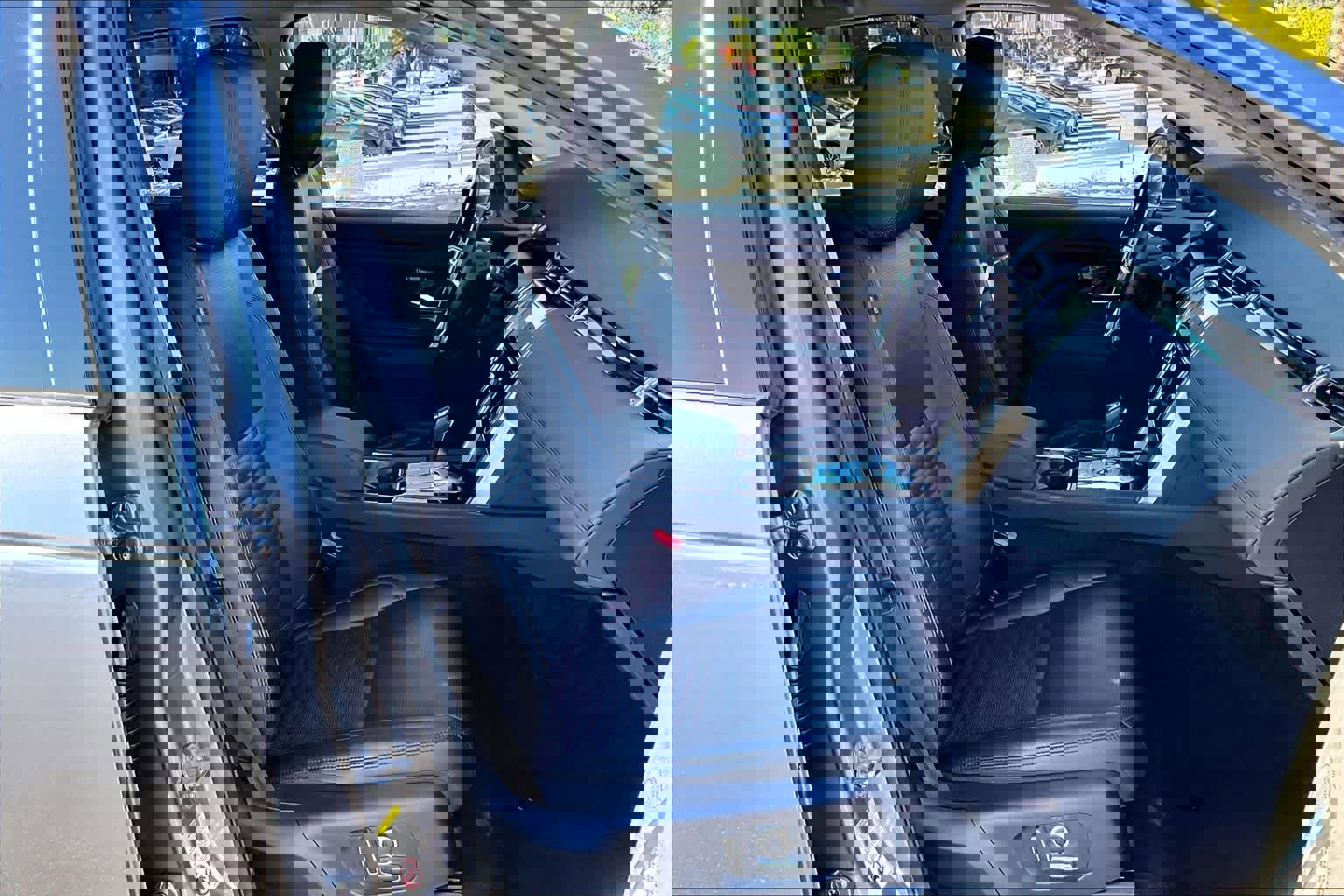 Used 2021 Land Rover Discovery Sport S image 8