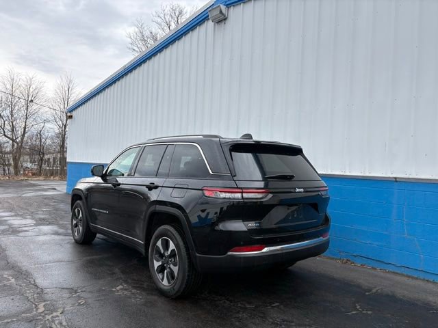 Used 2023 Jeep Grand Cherokee 4WD 4xe image 4