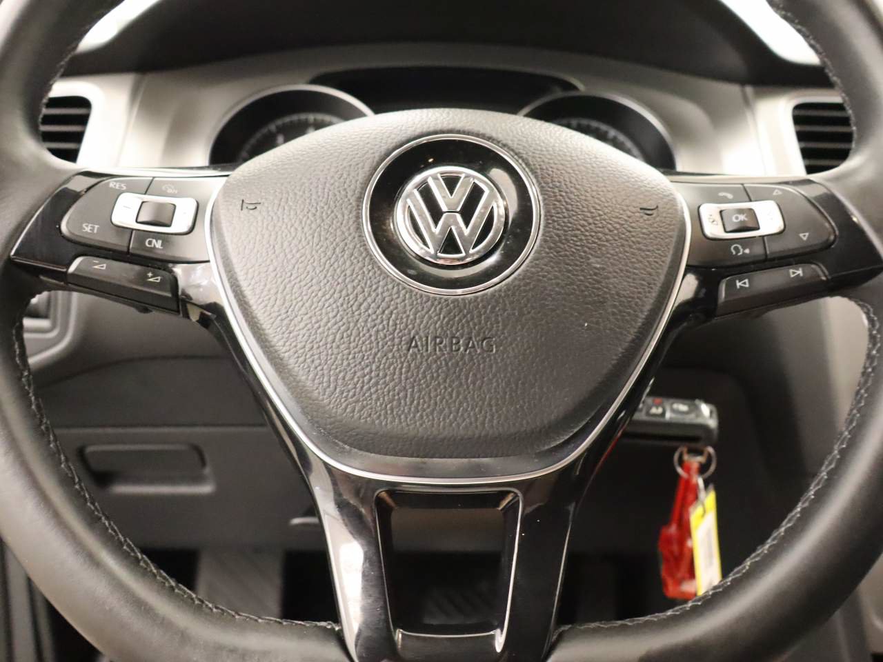 Used 2017 Volkswagen Golf S FWD image 12