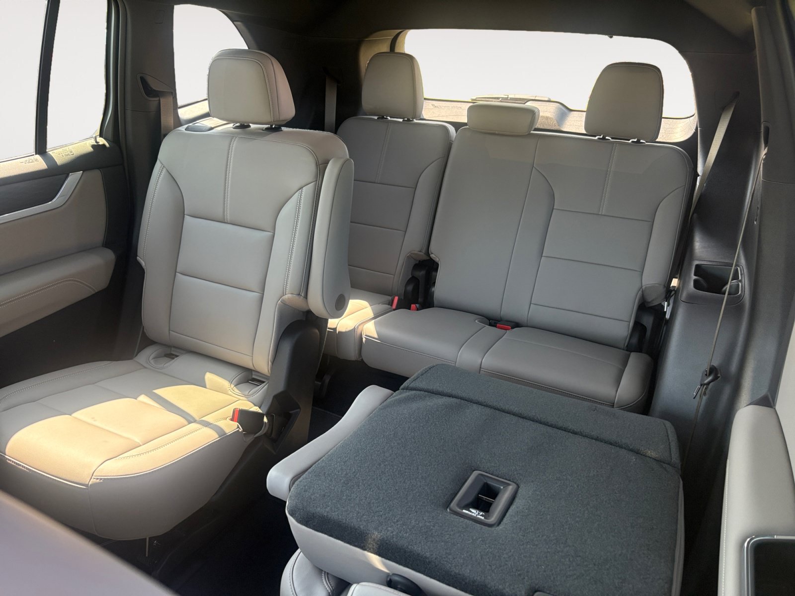 New 2026 GMC Acadia Elevation w/ Elevation Premium Package FWD image 13