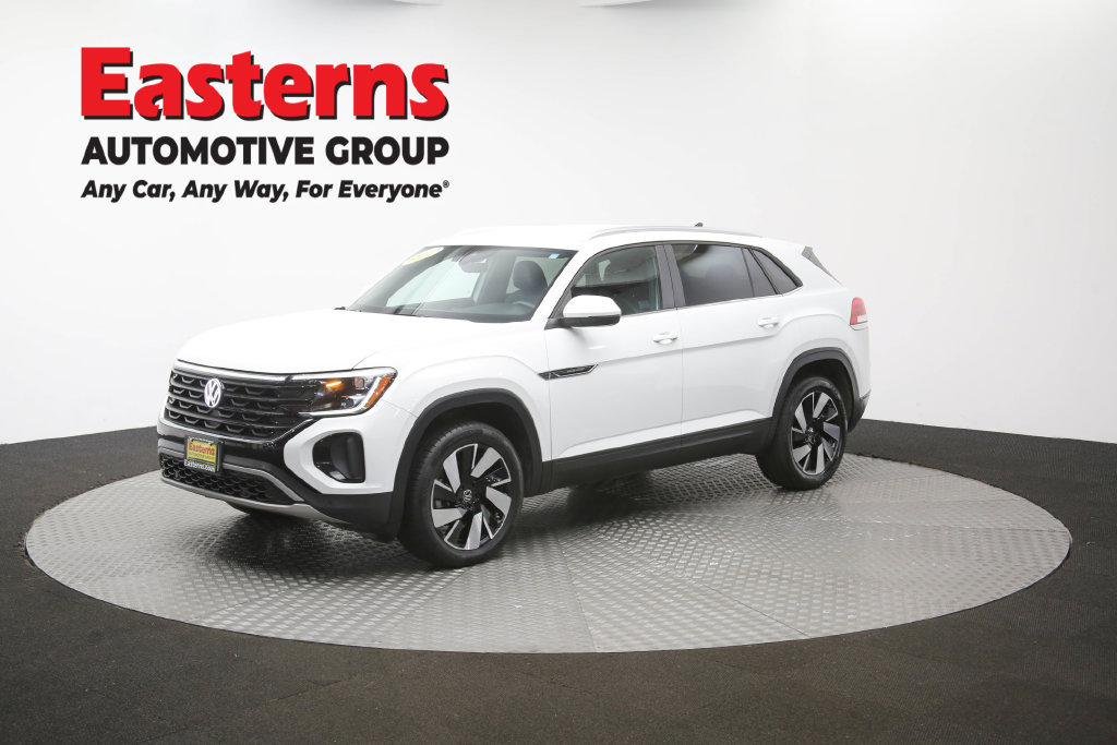 Used 2025 Volkswagen Atlas Cross Sport SE FWD image 57