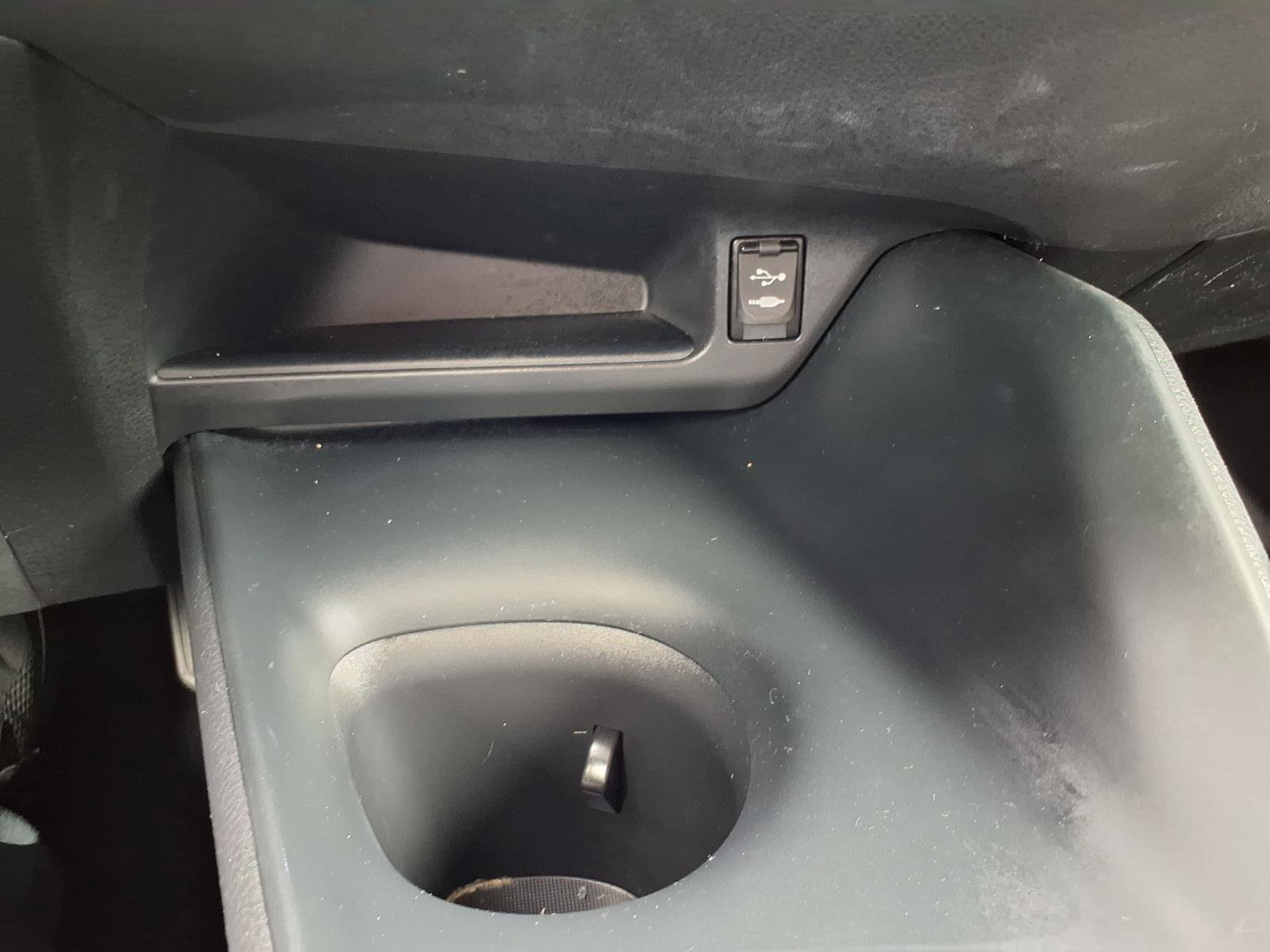 Used 2018 Toyota C-HR XLE FWD image 8