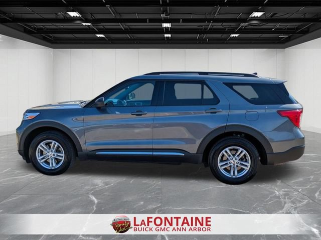Used 2022 Ford Explorer XLT AWD/4WD image 2