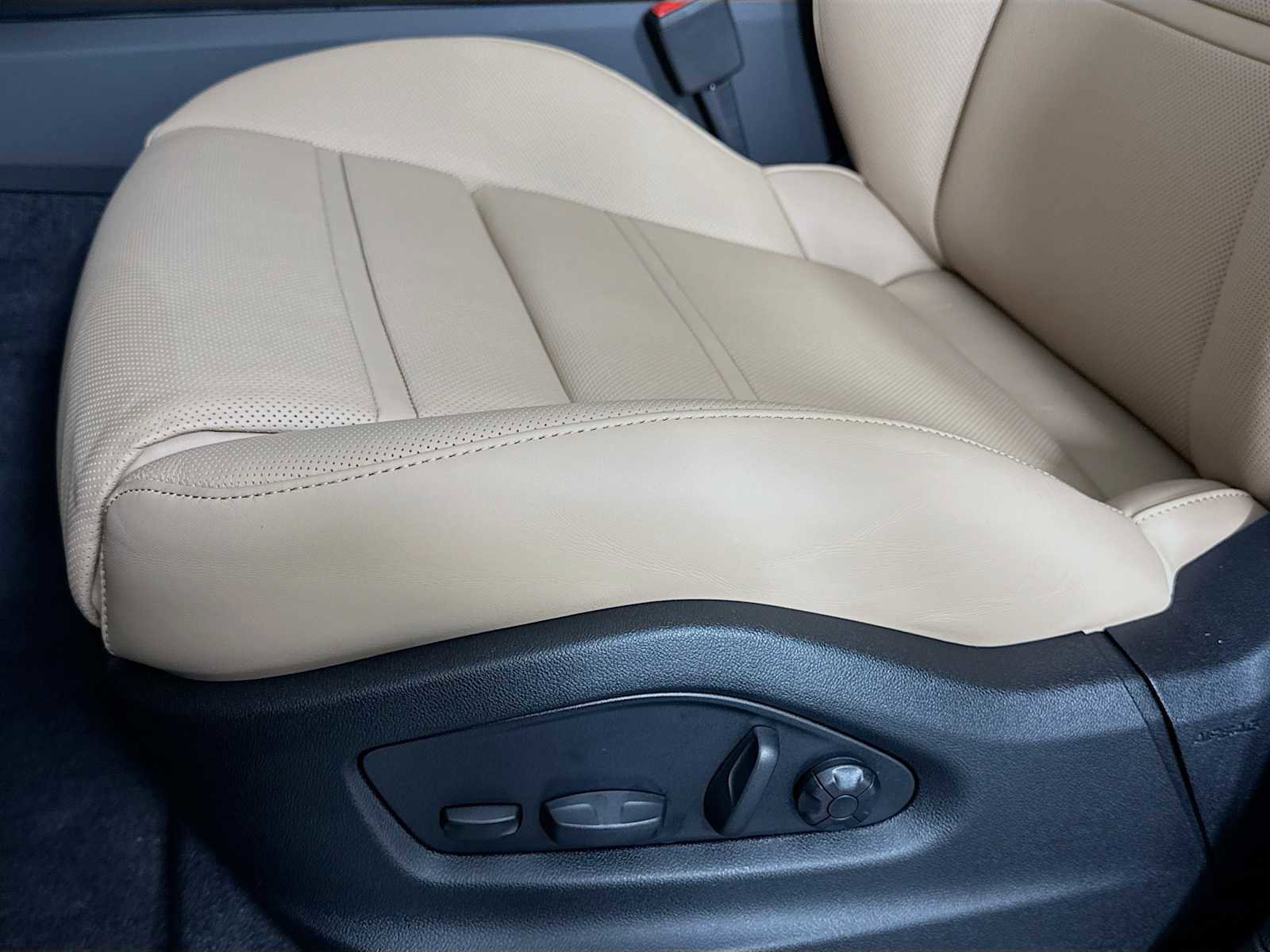 New 2026 Porsche Cayenne image 13