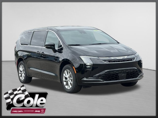 New 2027 Chrysler Pacifica Select AWD/4WD image 1