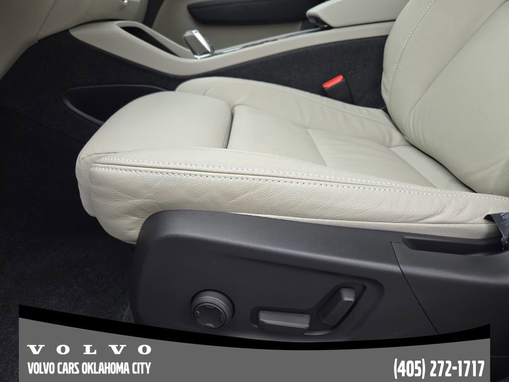 Certified 2023 Volvo XC40 B5 Ultimate w/ Protection Package Premier image 23