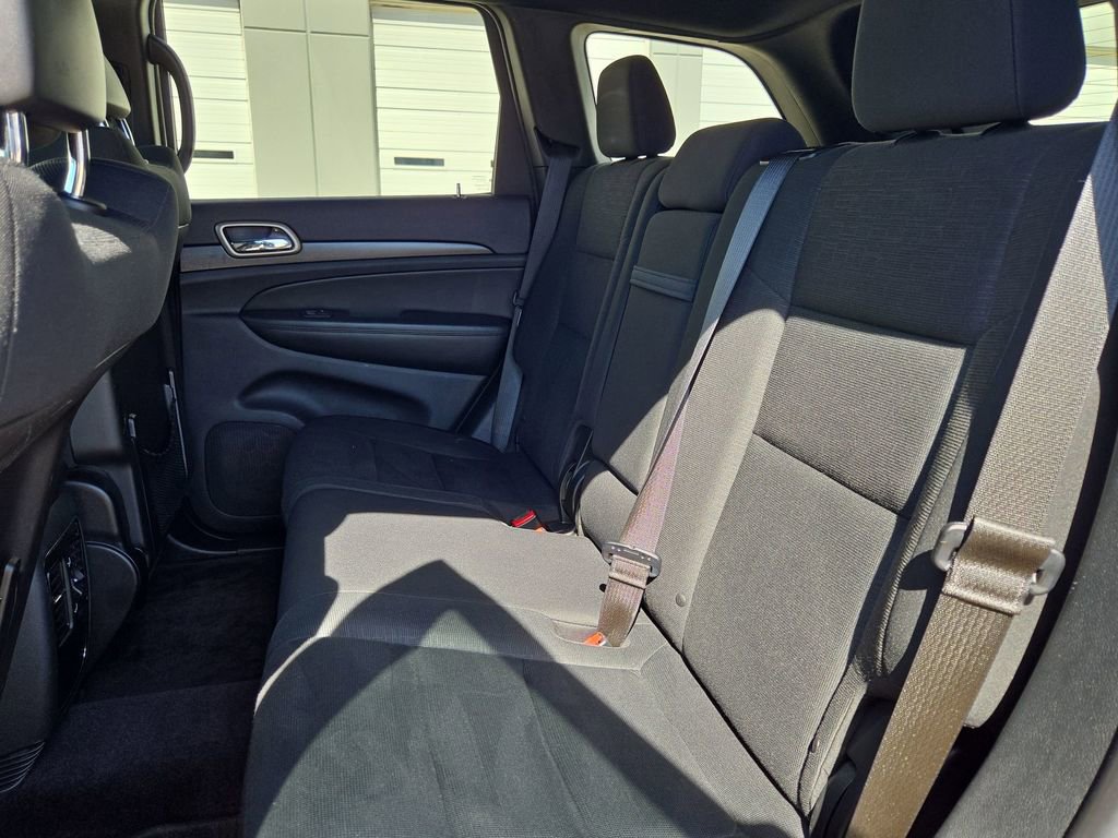 Used 2016 Jeep Grand Cherokee Laredo image 25