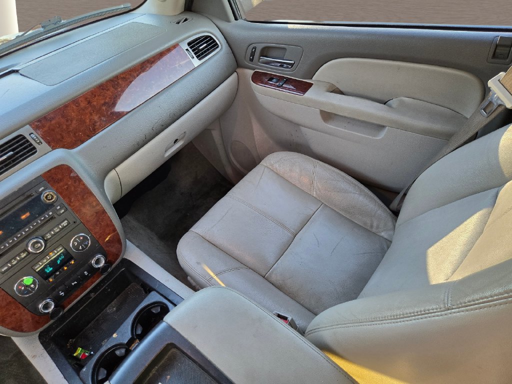 Used 2013 Chevrolet Tahoe LT w/ Luxury Package RWD image 14